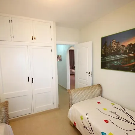 Fabulous Two Bedroom Near Vistas In Cristianos * Arona (Tenerife)