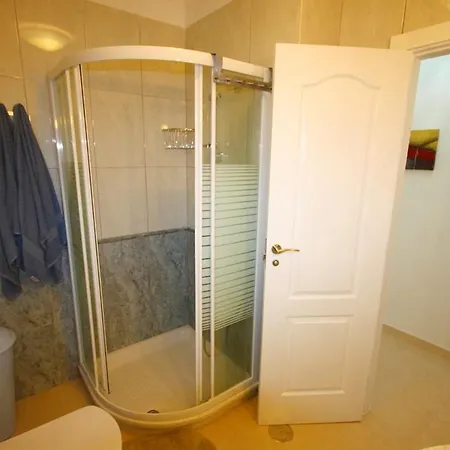 Apartment Fabulous Two Bedroom Near Vistas In Cristianos Arona (Tenerife)