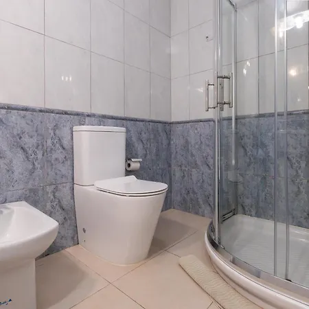 Fabulous Two Bedroom Near Vistas In Cristianos * Arona (Tenerife)