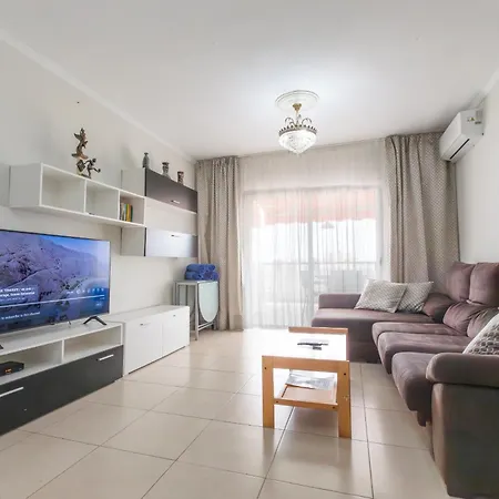 Fabulous Two Bedroom Near Vistas In Cristianos *